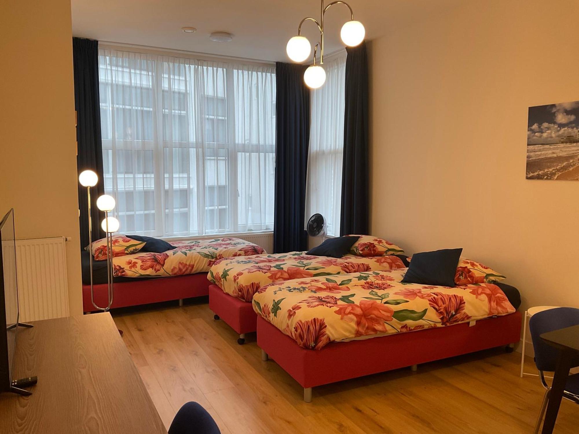 Aristoteles Apartment *